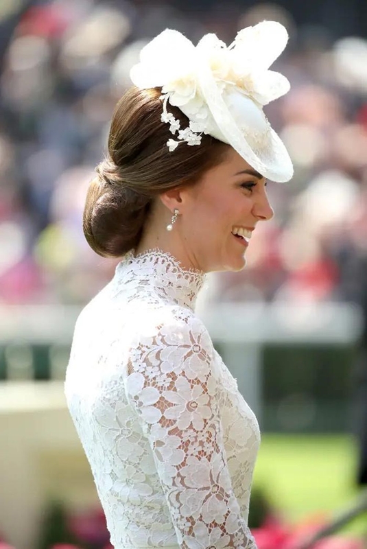 Công nương Kate Middleton đẹp nền nã tham dự sự kiện hoàng gia