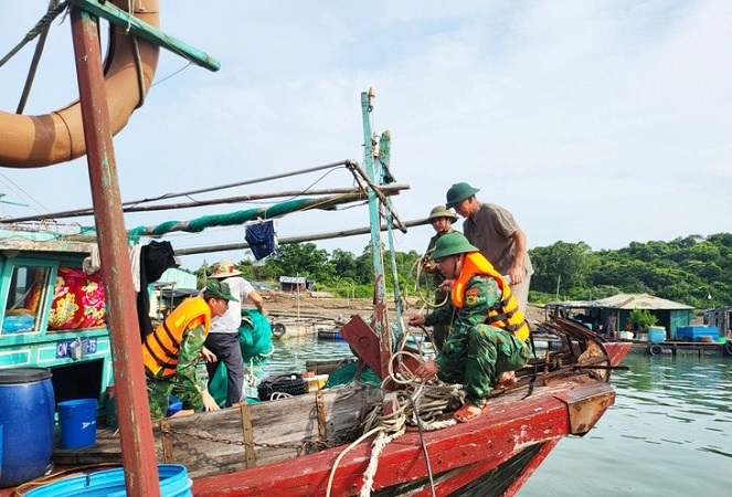 Ứng phó bão số 1 Dự kiến sơ tán gần 30 000 người, kêu gọi tàu thuyền vào bờ tránh bão