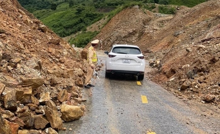 Miền Bắc mưa dông diện rộng, cảnh báo sạt lở và lũ quét tại hơn 100 huyện