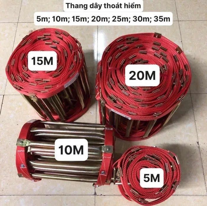 Sau vụ cháy chung cư mini ở Hà Nội Dây thoát hiểm tăng giá mạnh, người dân đổ xô tìm mua mặt nạ chống khói