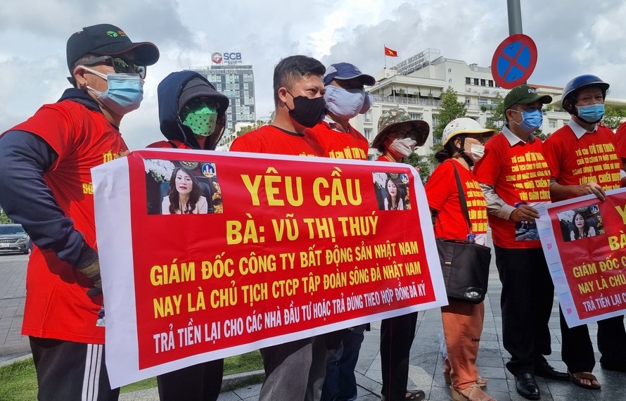 Lâm Đồng tạm dừng giao dịch tài sản liên quan đến ca sĩ Khánh Phương