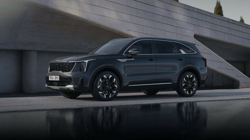 Lộ diện hình ảnh Kia Sorento 2025 trước ngày ra mắt