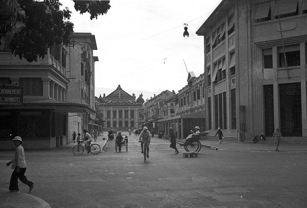 Phần 1 Bộ sưu tập ảnh phố Tràng Tiền xưa – Dấu ấn kiến trúc Pháp giữa trung tâm Hà Nội