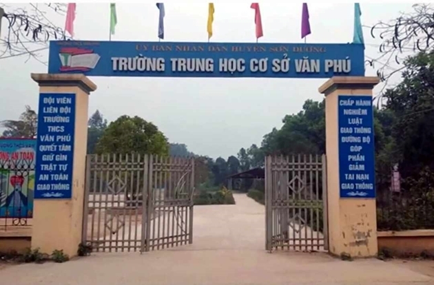 Tuyên Quang Thông tin ban đầu clip vụ học sinh dồn nữ giáo viên vào góc lớp