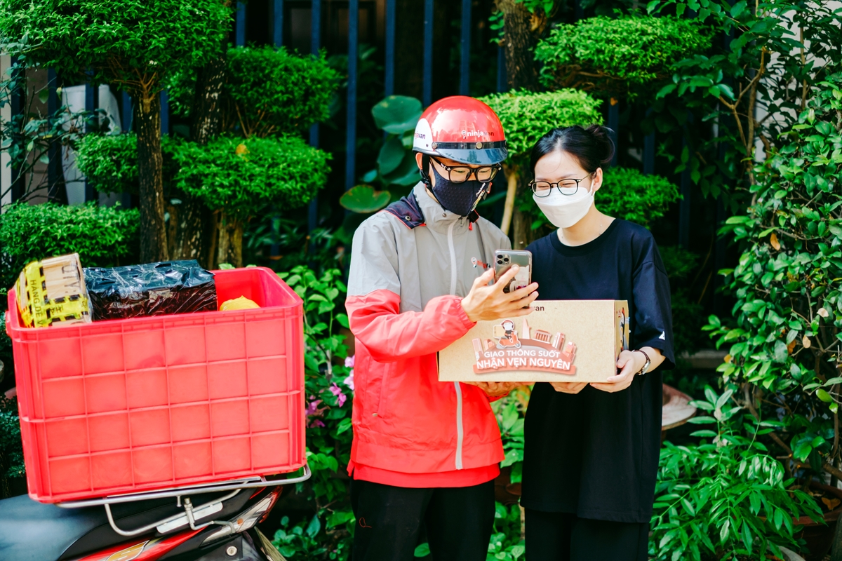 Hơn nửa dân số Việt Nam mua sắm online, cơ hội vàng để doanh nghiệp thoát ‘cửa tử’