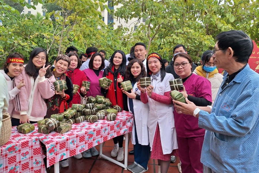 Hà Nội Hội chợ tết 0 đồng tại bệnh viện Thanh Nhàn