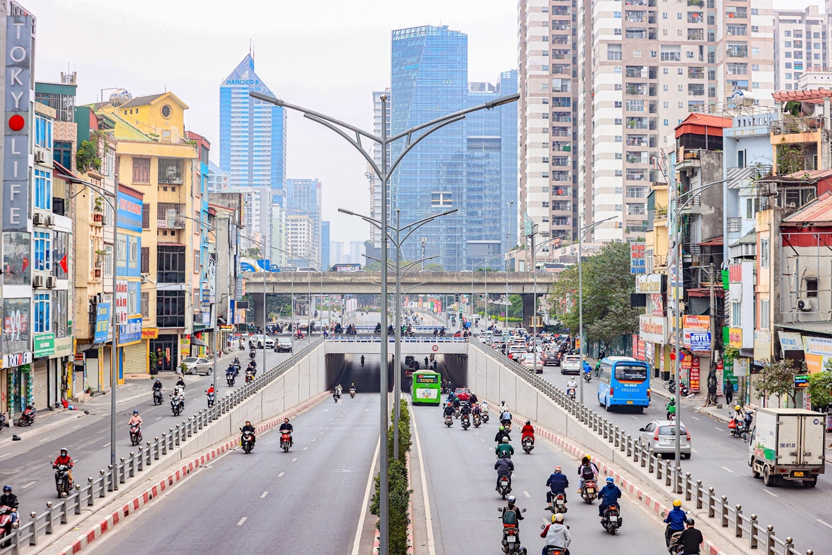 Giao thông tại Hà Nội ngày đầu người dân đi làm sau Tết