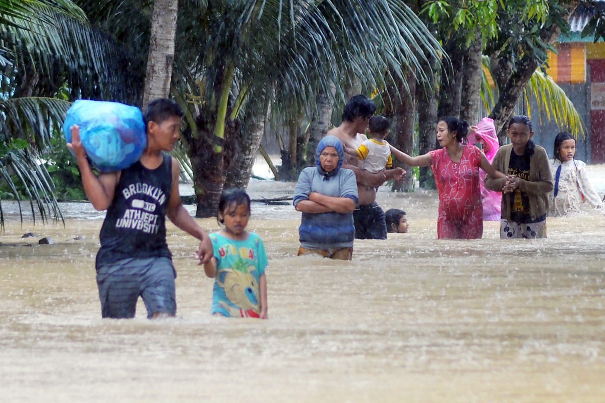 Lũ lụt, lở đất nghiêm trọng tại Indonesia 70 000 người phải sơ tán khẩn cấp