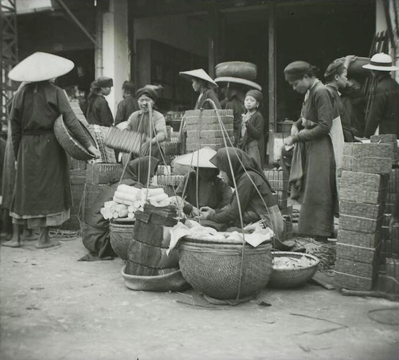 Phần 2 Bộ ảnh xưa 100 năm gánh hàng rong Hà Nội