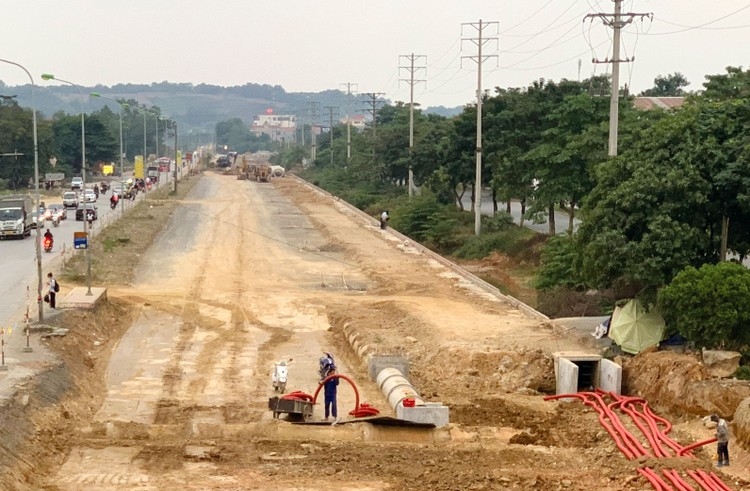 Hòa Bình Gian lận năng lực, Xây dựng Lạc Việt vẫn được thi công