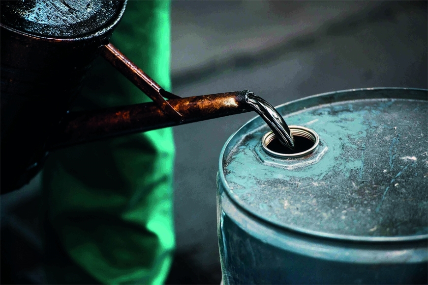 Giá xăng dầu hôm nay 4-4  Giá xăng trong nước lập hat-trick tăng