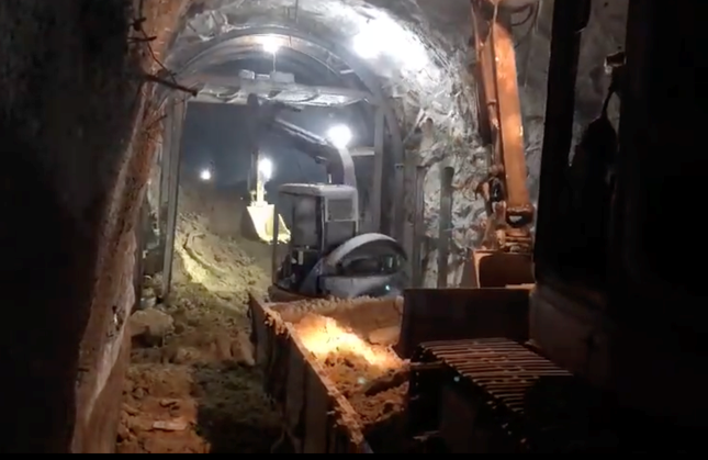 Sập hầm đường tàu hỏa ở Khánh Hòa, huy động ô tô vận chuyển hơn 3 000 người