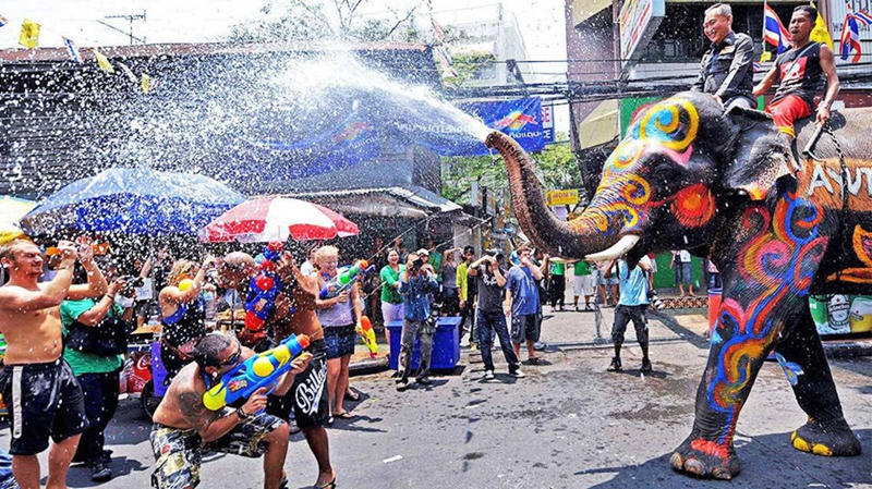 Hơn 100 du khách, người dân chết trong lễ hội té nước gây thất vọng ở Thái Lan