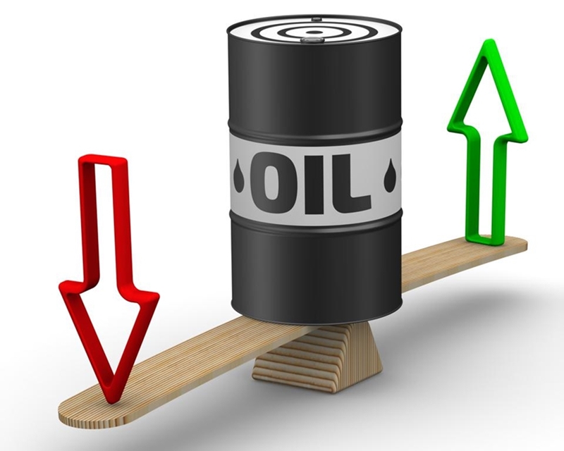 Giá xăng dầu hôm nay 17-4  Giá xăng dầu trong nước lại trái chiều