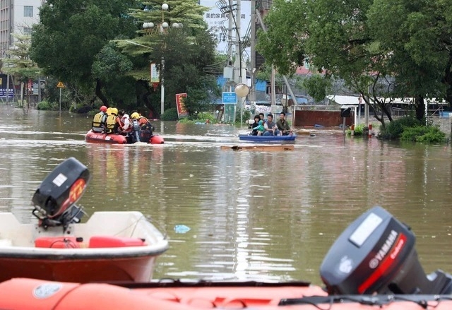 Mưa lũ dữ dội tại Trung Quốc,