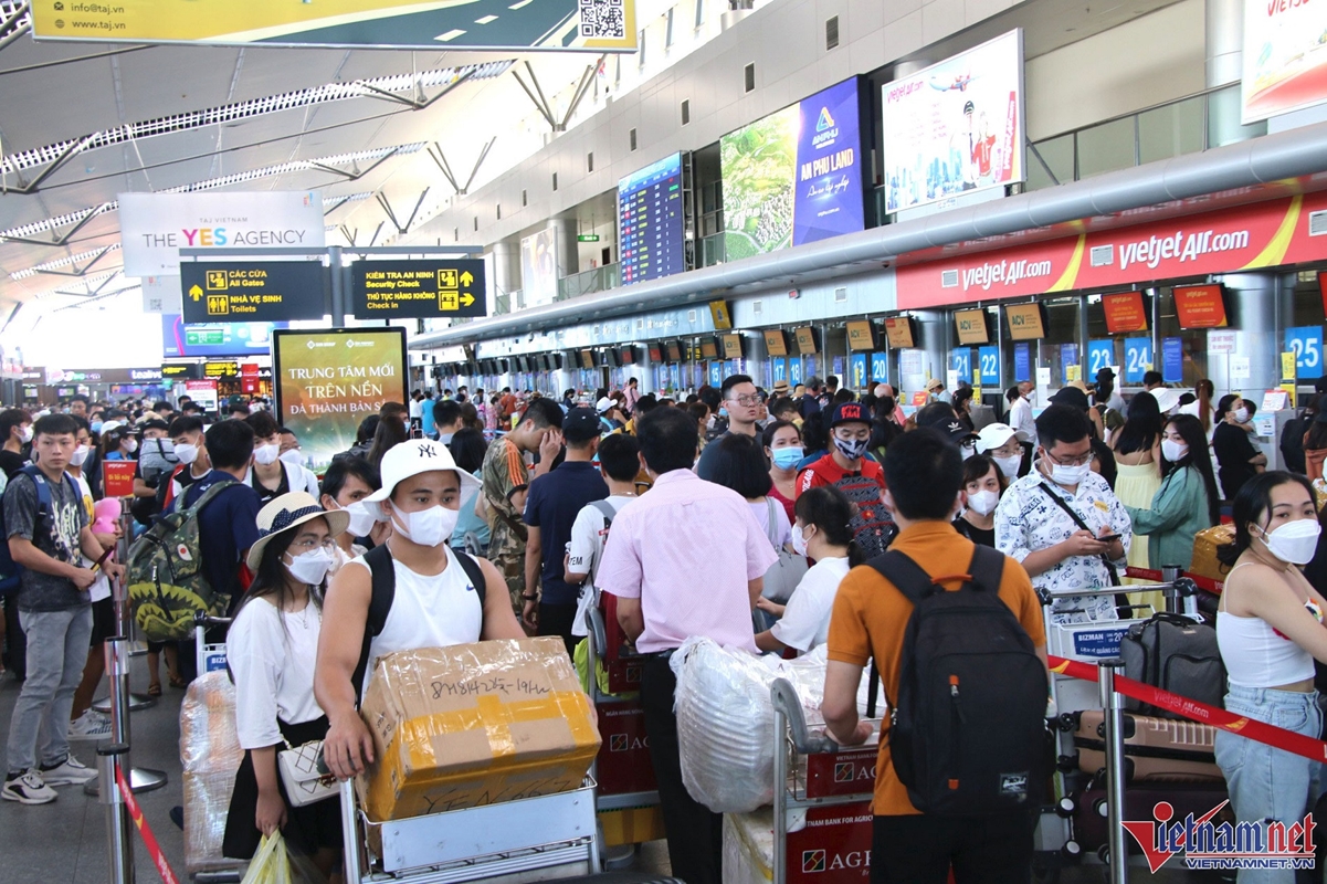 Hành khách tung tin có lựu đạn, chuyến bay từ Đà Nẵng phải tạm dừng để kiểm tra