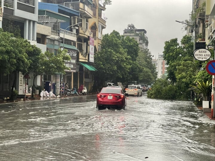 Bão số 2 suy yếu thành áp thấp nhiệt đới, Quảng Ninh - Hải Phòng mưa lớn