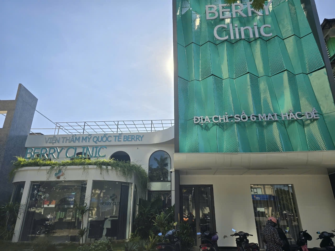 Người phụ nữ ở Nghệ An nhập viện sau khi làm đẹp tại Viện thẩm mỹ quốc tế Berry Clinic