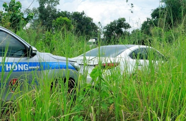 Cảnh sát truy đuổi hơn 20km theo chiếc ô tô mang biển số đẹp