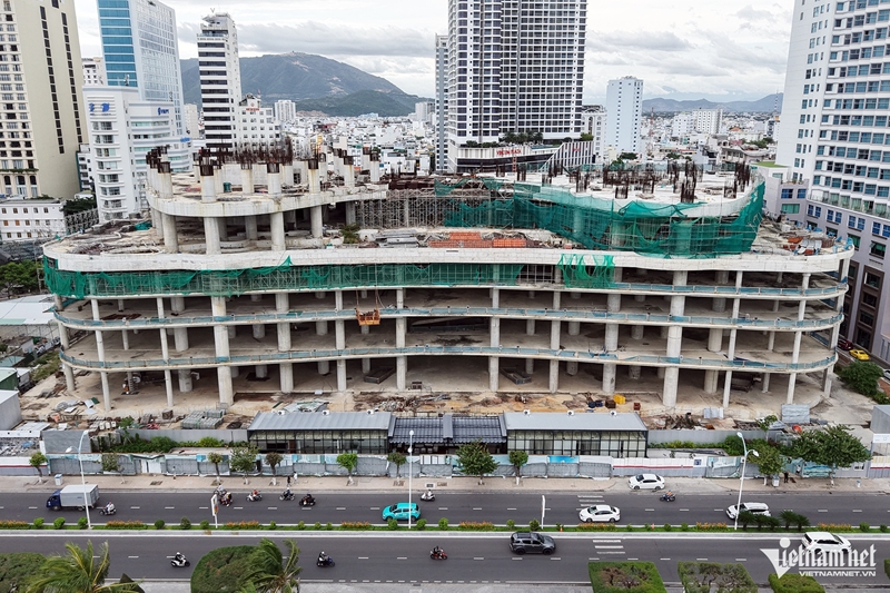 Dự án căn hộ, khách sạn cao cấp ven biển Nha Trang Sau 8 năm mới lên đến tầng 5