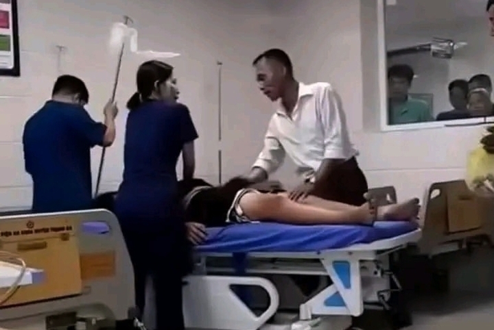 Người nhà bệnh nhân gào chửi, đấm đạp y bác sĩ Bộ Y tế vào cuộc