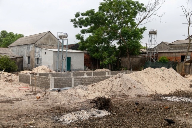 Hàng loạt hộ dân xây nhà không phép trong khu quy hoạch Dự án cảng biển Mỹ Thủy
