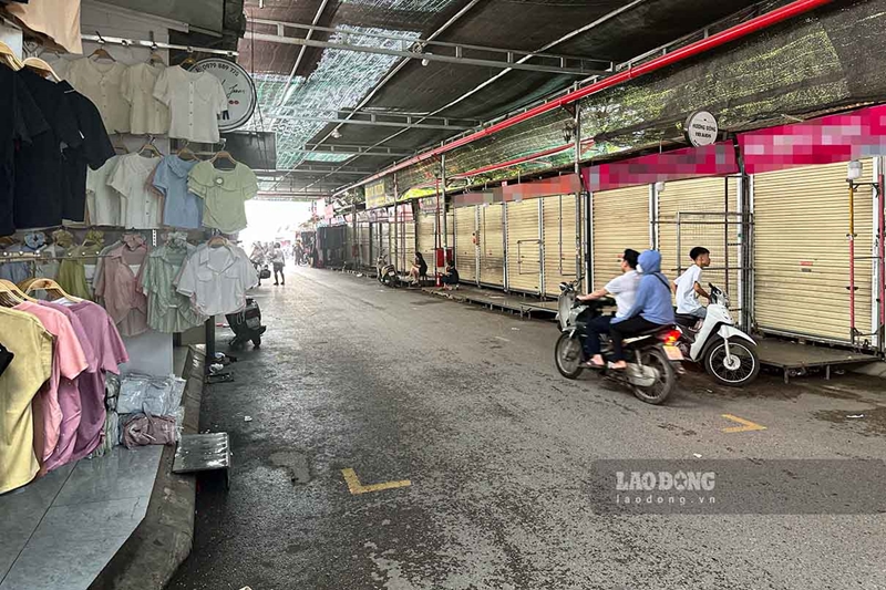 Nhiều cửa hàng ở chợ Ninh Hiệp đồng loạt đóng cửa