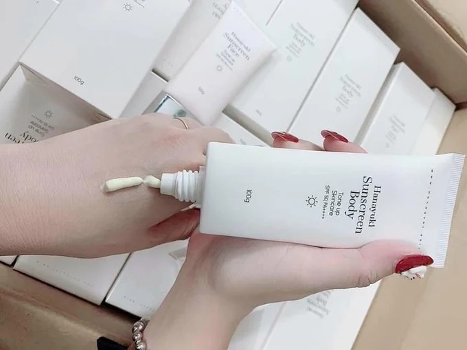 Thu hồi trên toàn quốc kem chống nắng do công ty chồng Đoàn Di Băng đưa ra thị trường