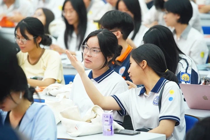 Nhiều đại học khai tử khối C vào phút chót, Bộ GD ĐT yêu cầu điều chỉnh
