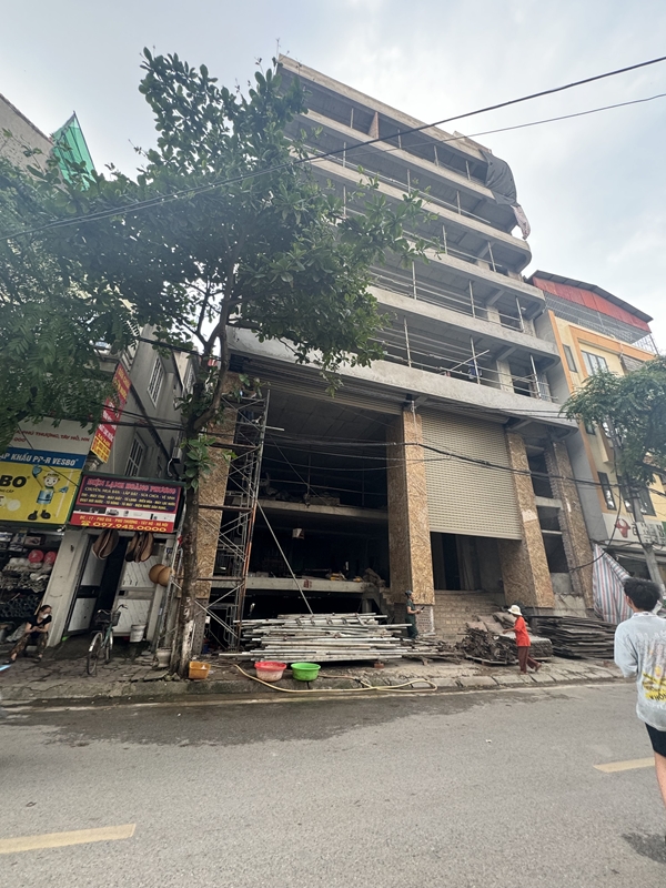 Quận Tây Hồ  Phường Phú Thượng xuất hiện nhiều công trình có dấu hiệu vi phạm TTXD