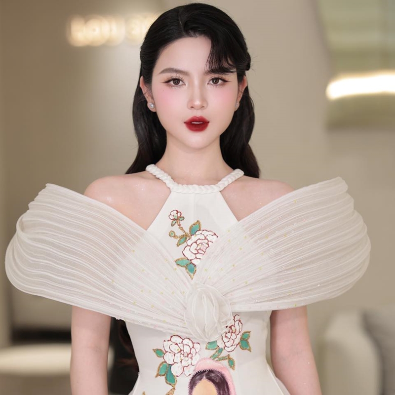 Cơ quan chức năng vào cuộc vụ vợ Quang Hải bị tố bán hàng lậu, chính chủ có động thái lạ