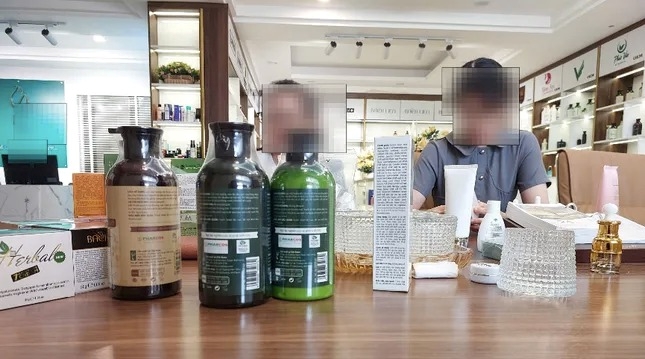 Vào lò gia công mỹ phẩm