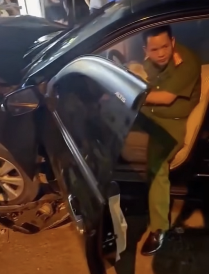 Ô tô tông 10 xe máy ở Bắc Ninh Tài xế công an vi phạm nồng độ cồn kịch khung