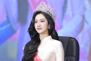 Hoa hậu Hà Trúc Linh gây sốt vì đẹp nguyên bản