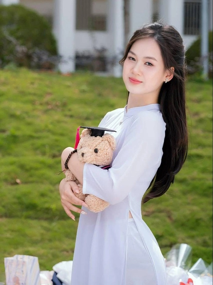 Thủ khoa đạt điểm 30 30 gây bão vì xinh như hotgirl