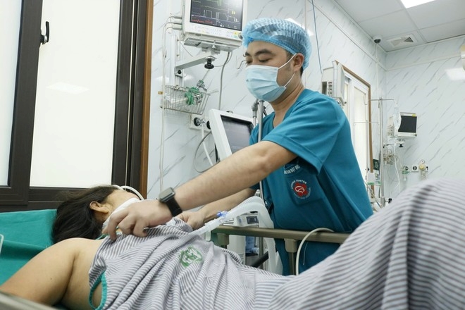 Bệnh viện Bạch Mai bác thông tin “cứ tăng 1 độ C thì nguy cơ đột quỵ tăng 10