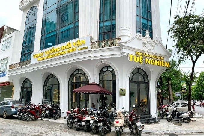 Phun xăm phong thuỷ Tuệ Nghiêm Phẫu thuật thẩm mỹ để thay tướng đổi vận