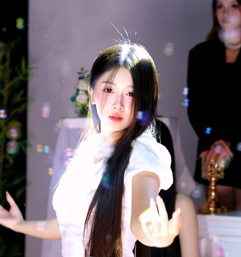 Danh tính của cô gái Việt được phong làm người xinh nhất TikTok