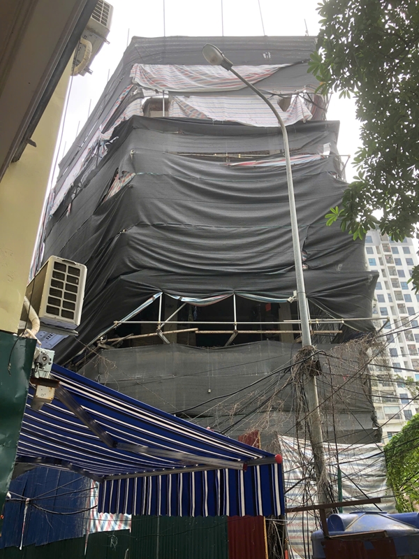 Phường Yên Hòa Công trình “đua” nhau vượt tầng, vượt mật độ, người dân liên tục phản ánh