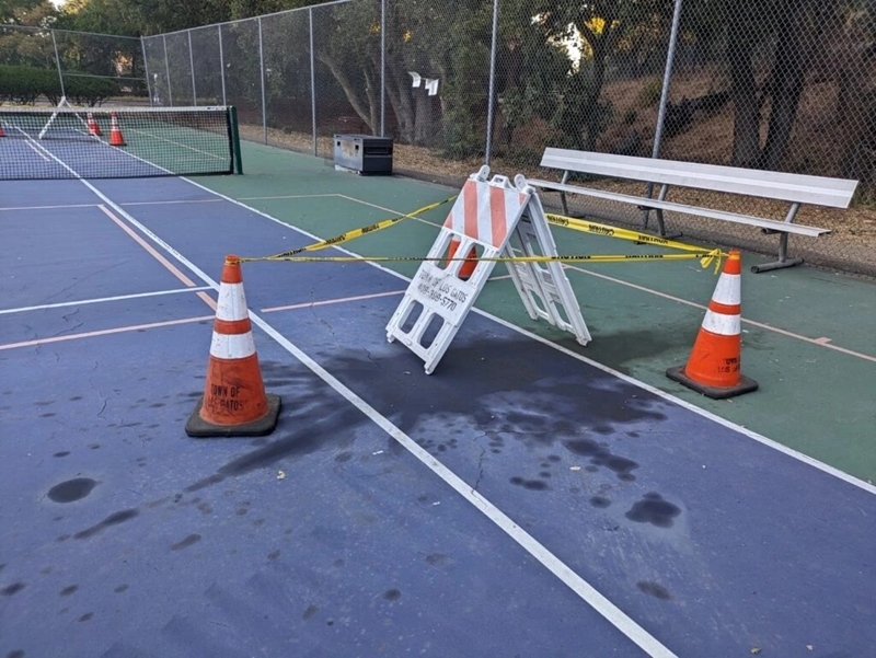 Phá hoại sân pickleball vì quá ồn ào