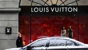 Paris chấn động loạt vụ trộm túi xách xa xỉ hàng triệu euro