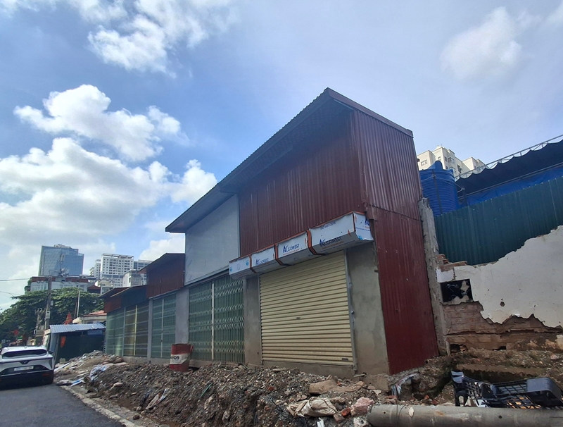 Nhiều công trình, hàng quán kinh doanh cần được phường Thanh Xuân kiểm tra, đảm bảo công tác quản lý