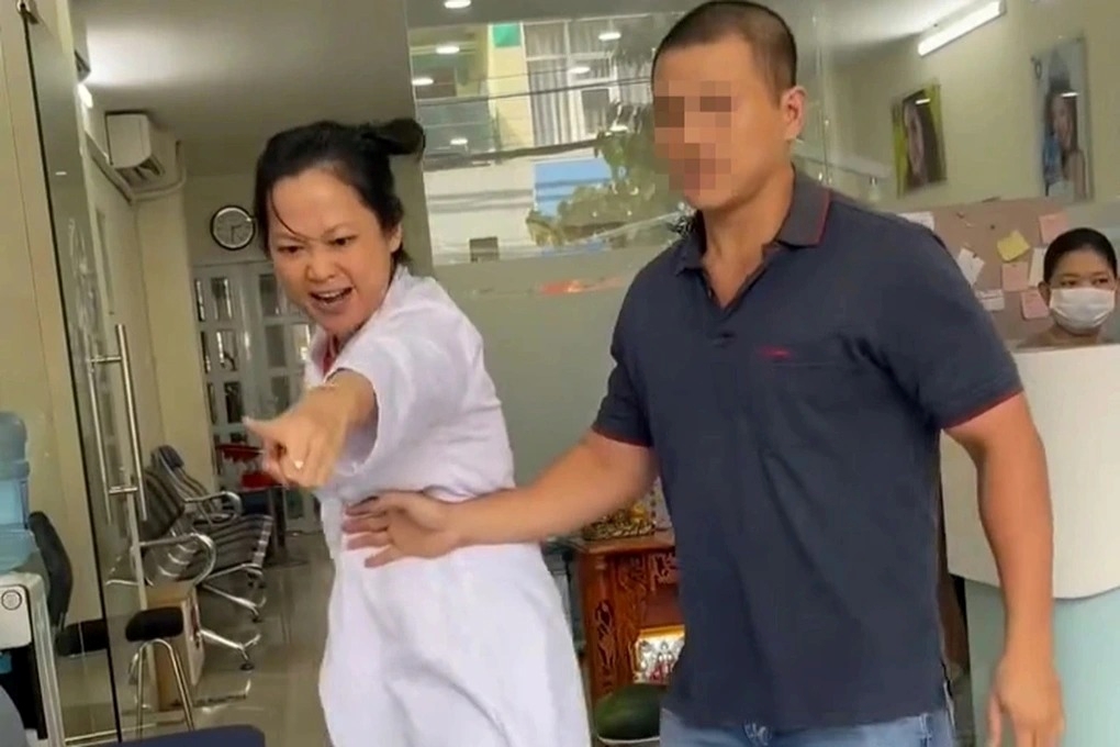 Bắt khẩn cấp chủ nha khoa Tuyết Chinh hành hung khách hàng ở TPHCM