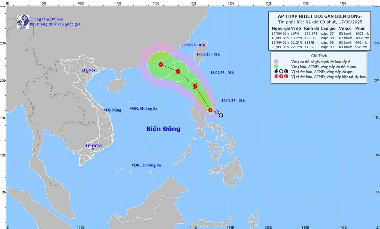 Áp thấp nhiệt đới gần Biển Đông có khả năng mạnh thành bão, cường độ gió giật cấp 11, sóng cao 2,5-4,5m