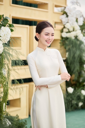 Choáng với dàn phù dâu của Đỗ Thị Hà, có cả Hoa hậu quốc tế