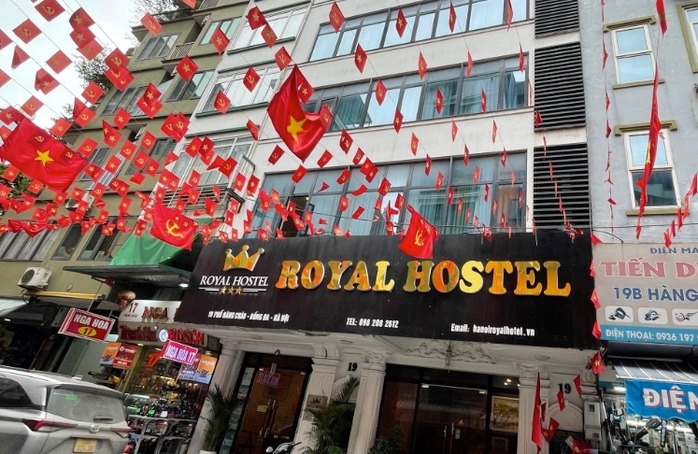 Loạt khách sạn Royal liên lụy trong vụ bùng phòng du khách tại phố Hàng Cháo