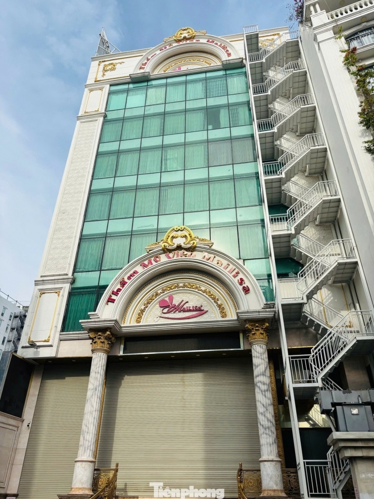 Cận cảnh thẩm mỹ viện Mailisa cửa đóng then cài tại TPHCM