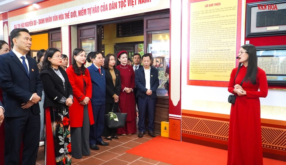 Đại thi hào Nguyễn Du - Di sản ngàn năm còn sống động