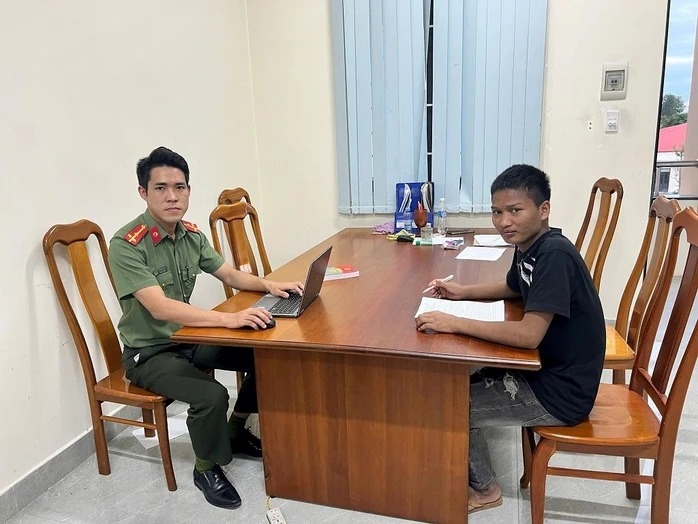 Nhậu say ngủ quên trên ô tô, người đàn ông bị đưa sang Campuchia