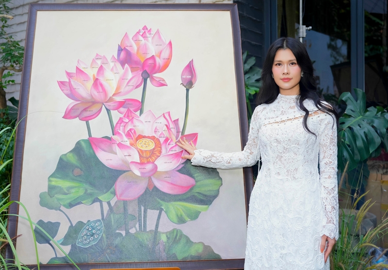 Bức tranh hoa sen 54 dân tộc xác lập kỷ lục Việt Nam